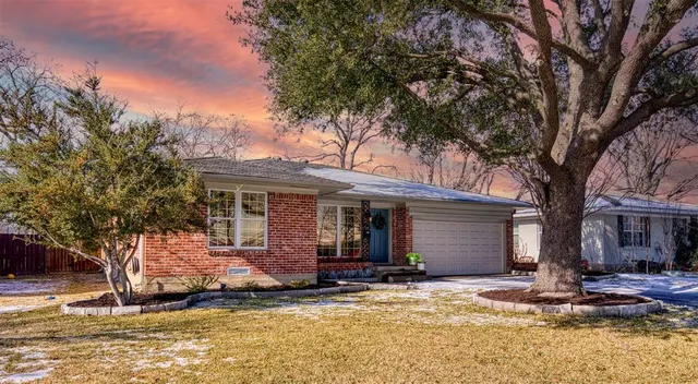 $435,000 | 402 Nottingham Drive, Richardson, TX 75080