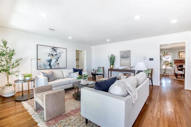 $435,000 | 402 Nottingham Drive, Richardson, TX 75080