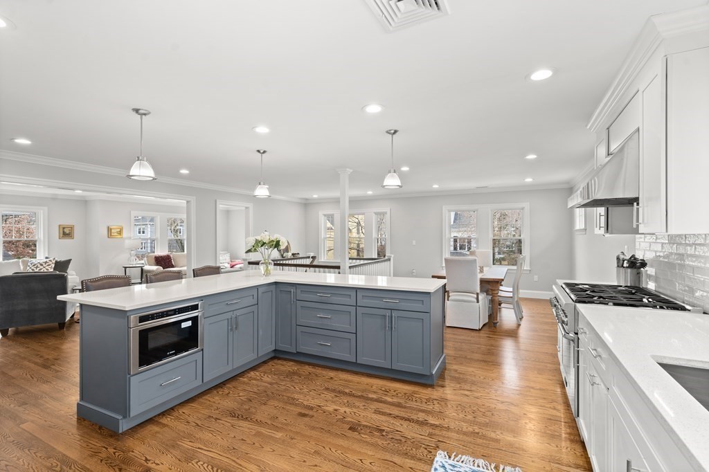 98 Manet Road, Unit 2 Newton, MA 02467 - Photo 4 of 33