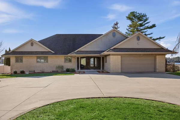 $1,150,000 | 530 Glenwood Avenue, Muskegon, MI 49445