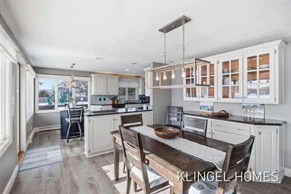 $1,150,000 | 530 Glenwood Avenue, Muskegon, MI 49445