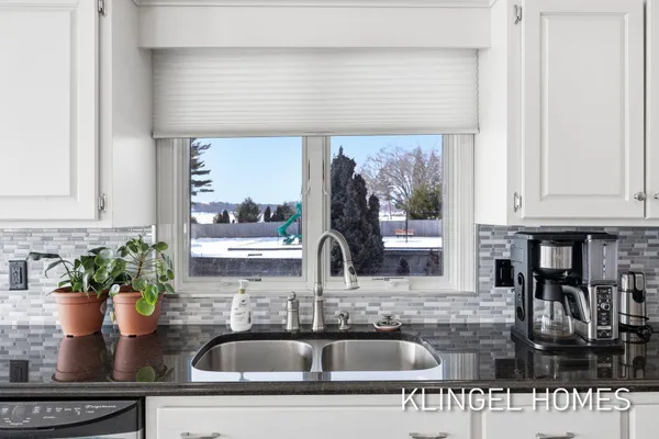 $1,150,000 | 530 Glenwood Avenue, Muskegon, MI 49445
