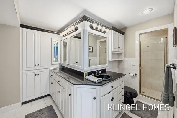 $1,150,000 | 530 Glenwood Avenue, Muskegon, MI 49445