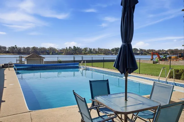 $1,150,000 | 530 Glenwood Avenue, Muskegon, MI 49445