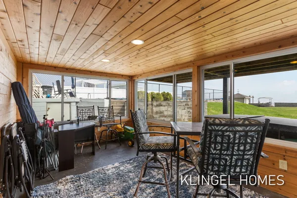 $1,150,000 | 530 Glenwood Avenue, Muskegon, MI 49445
