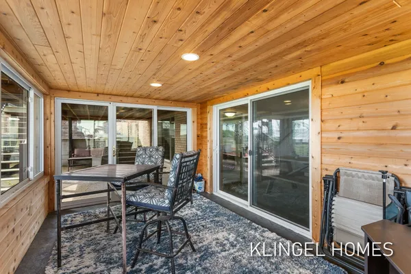 $1,150,000 | 530 Glenwood Avenue, Muskegon, MI 49445
