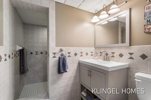 $1,150,000 | 530 Glenwood Avenue, Muskegon, MI 49445