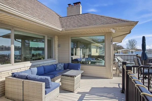 $1,150,000 | 530 Glenwood Avenue, Muskegon, MI 49445