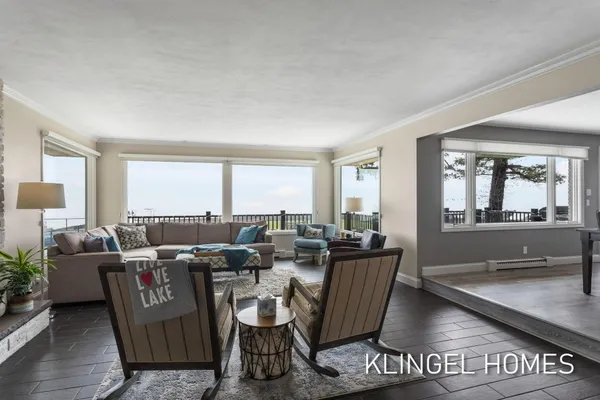 $1,150,000 | 530 Glenwood Avenue, Muskegon, MI 49445
