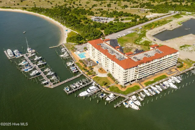 $199,900 | 100 Olde Towne Yacht Club Road, Unit B19, Beaufort, NC 28516