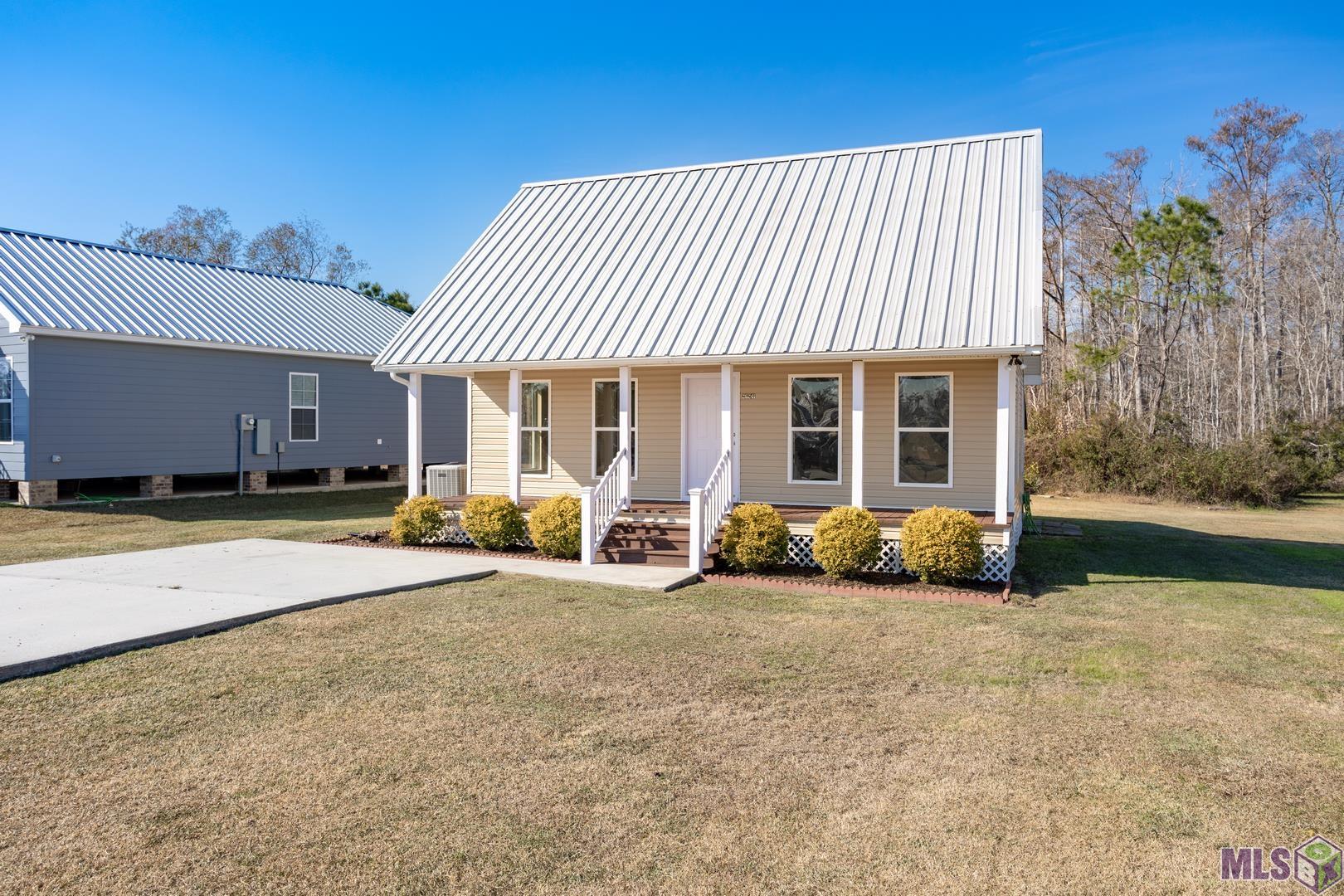 26241 Riverscape Drive Springfield, LA 70462 - Photo 3 of 32