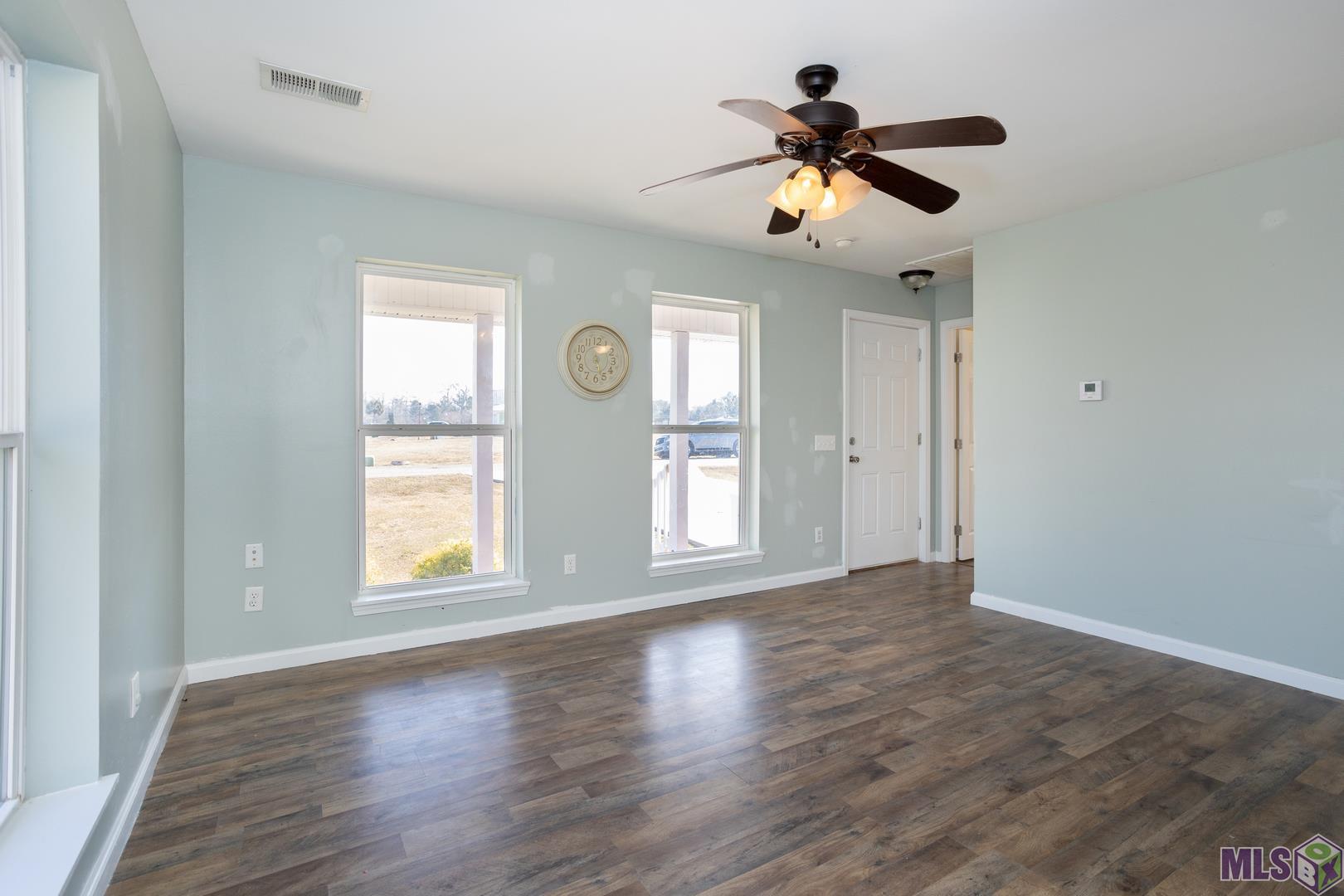 26241 Riverscape Drive Springfield, LA 70462 - Photo 5 of 32
