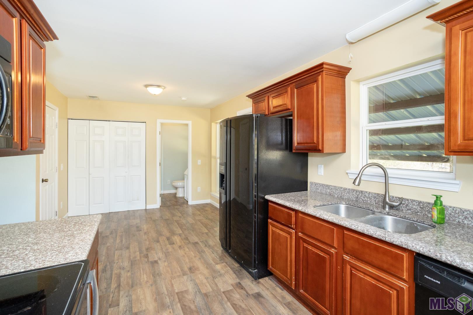 26241 Riverscape Drive Springfield, LA 70462 - Photo 9 of 32