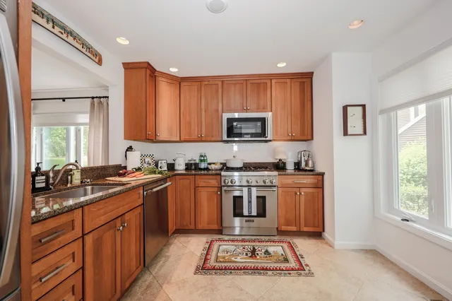 $625,000 | 203 Straw Hill Road, Manchester, NH 03104