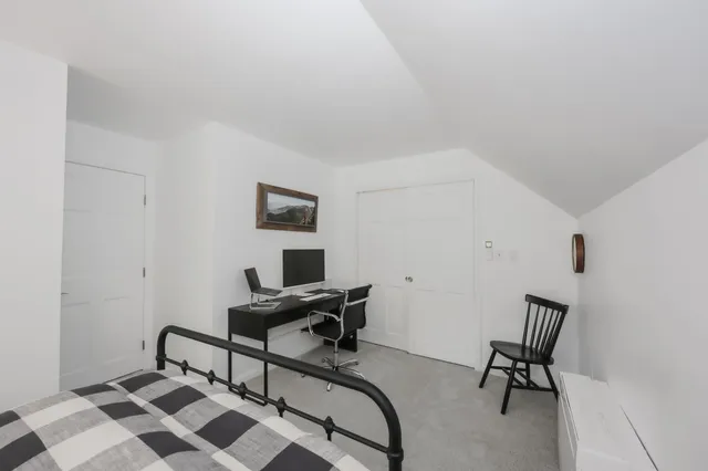 $625,000 | 203 Straw Hill Road, Manchester, NH 03104