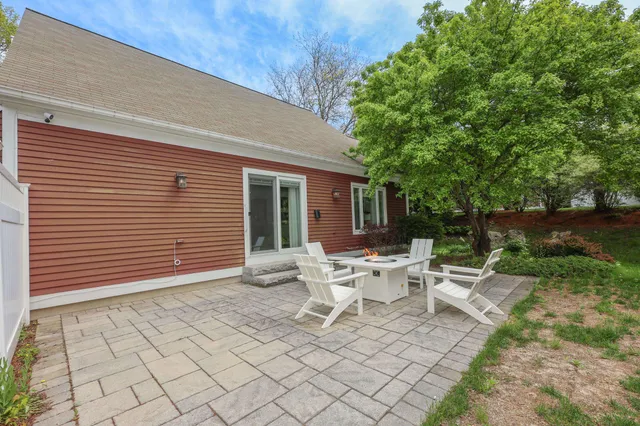 $625,000 | 203 Straw Hill Road, Manchester, NH 03104