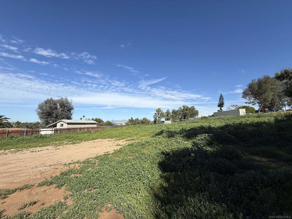2055 Riviera Drive Vista, CA 92084 - Photo 4 of 10