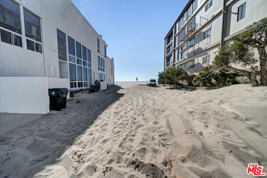 15 Spinnaker Street, Unit 101 Marina del Rey, CA 90292 - Photo 37 of 39