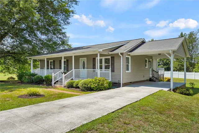 $249,900 | 123 Bass Drive, Fair Play, SC 29643