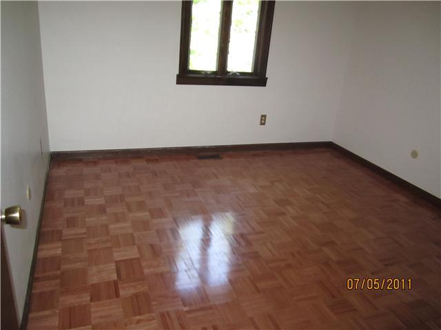 3353 Cimmaron Road Columbus, OH 43221 - Photo 8 of 10 Gallery Image 8