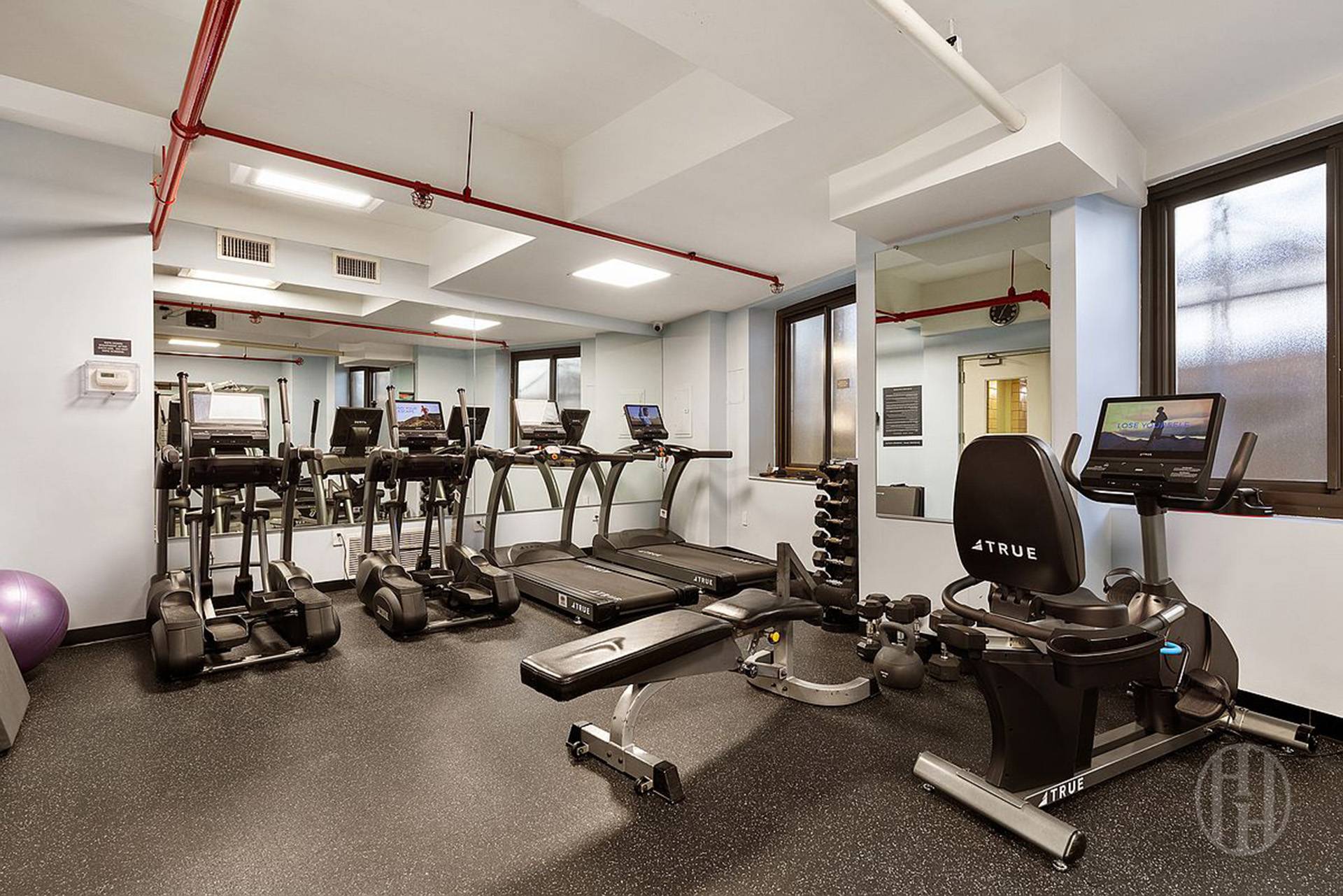 45 East End Avenue, Unit 10F Manhattan, NY 10028 - Photo 20 of 21 a view of a room with gym equipment