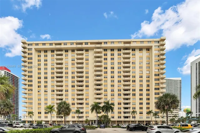 $3,250 | 1833 South Ocean Drive, Unit 1709, Hallandale Beach, FL 33009