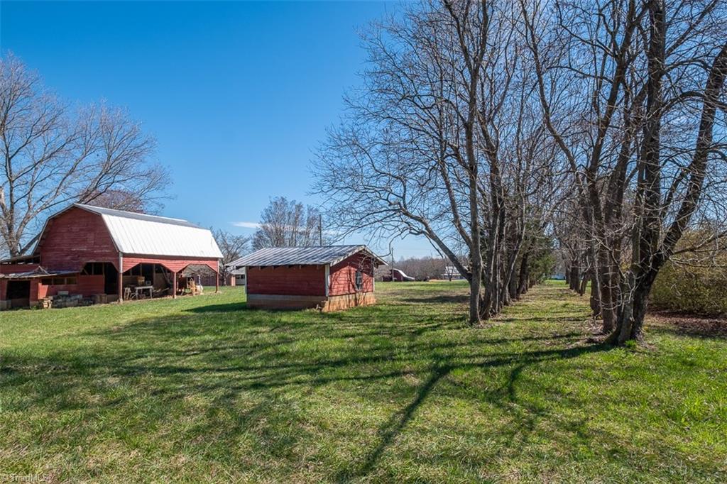 926 Poplar Springs Road Elkin, NC 28621 - Photo 28 of 37 Gallery Image 28