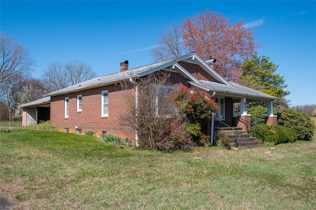 926 Poplar Springs Road Elkin, NC 28621 - Photo 4 of 37 Gallery Image 4