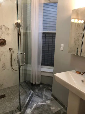 $4,650 | 622 West Briar Place, Unit 1, Chicago, IL 60657