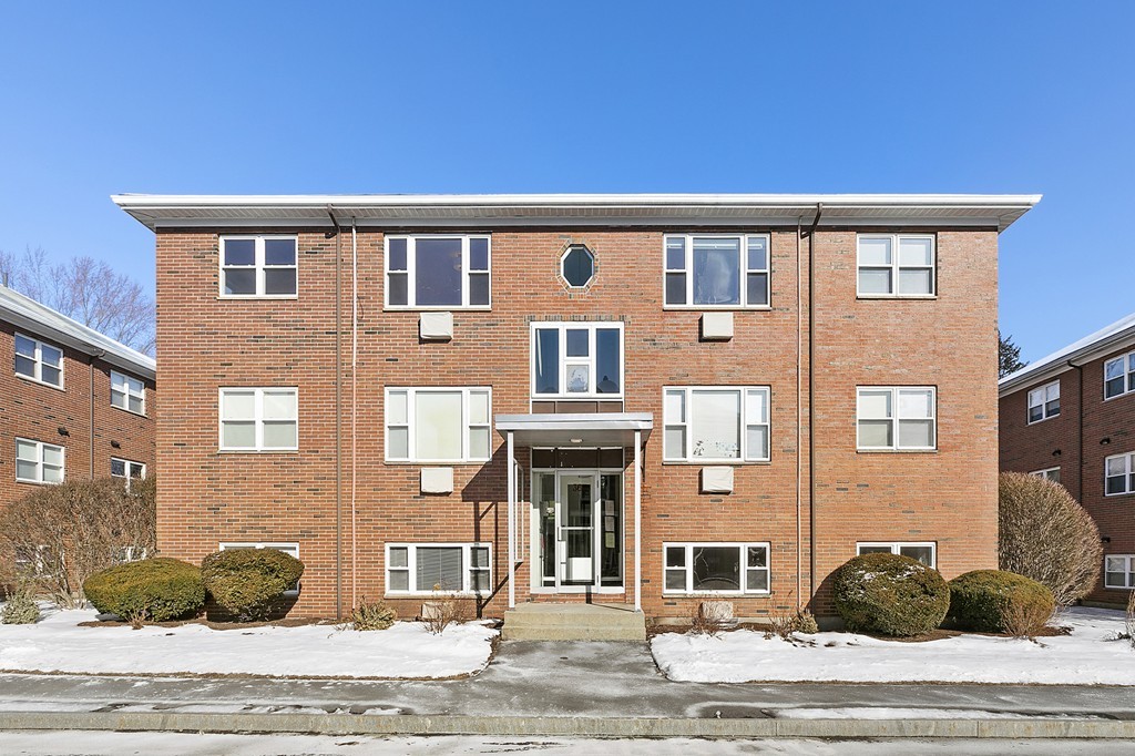 36 Whitman Road Waltham, MA 02453 - Photo 7 of 8 Gallery Image 7
