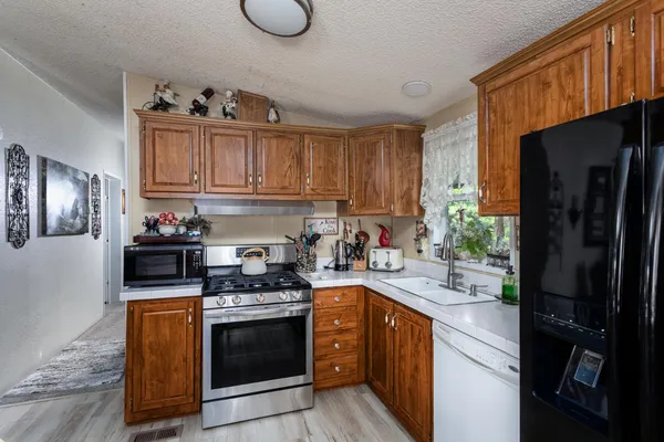 $245,000 | 8701 Highway 41, Unit 44, Fresno, CA 93720