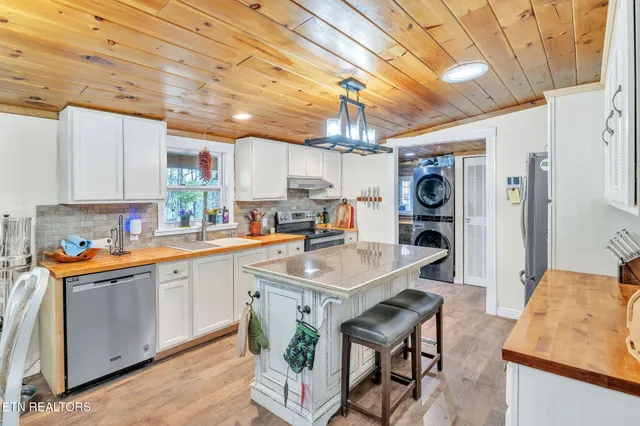 $499,900 | 351 Zac Road, Sunbright, TN 37872