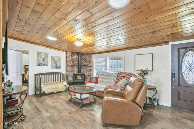 $499,900 | 351 Zac Road, Sunbright, TN 37872