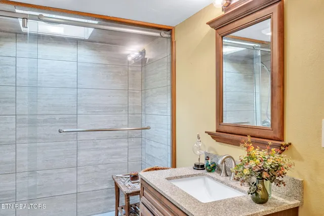 $499,900 | 351 Zac Road, Sunbright, TN 37872