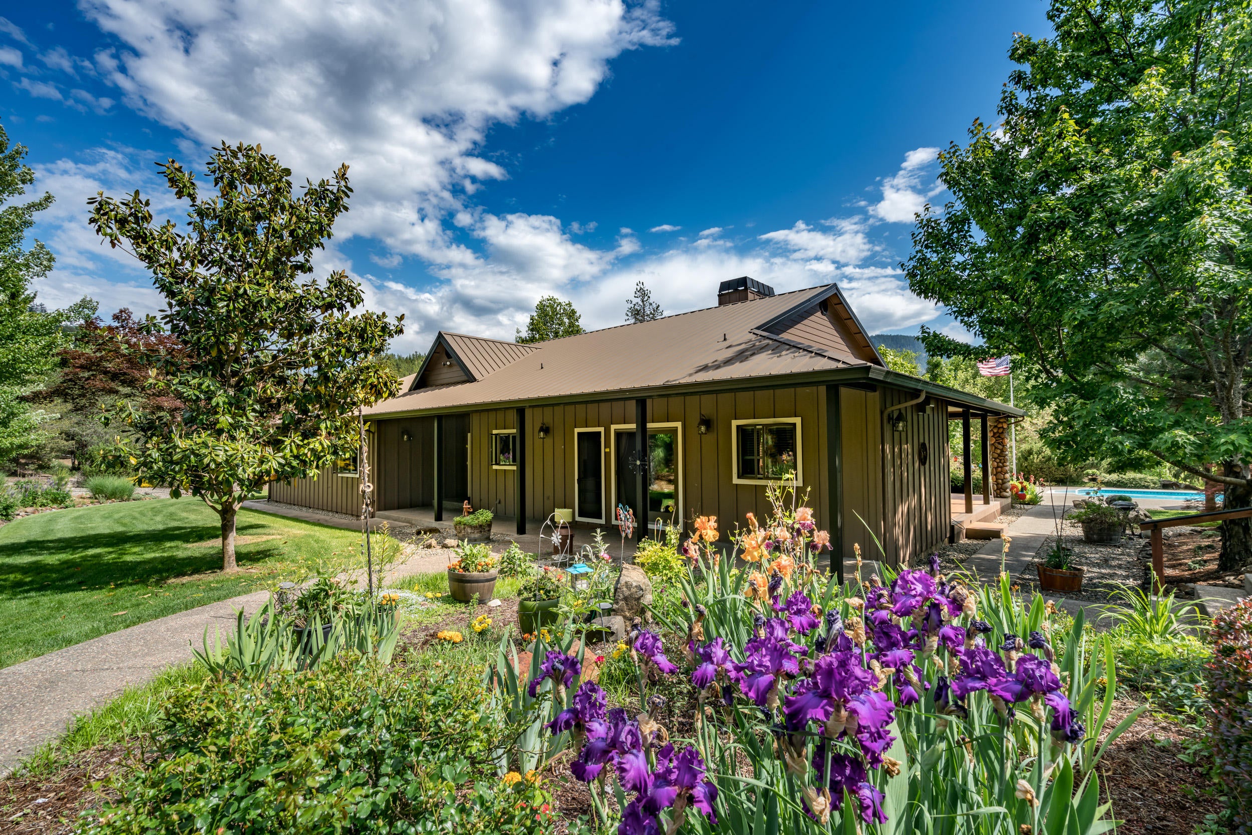 355 Naturescape Road Grants Pass, OR 97527 - Photo 57 of 59 S
