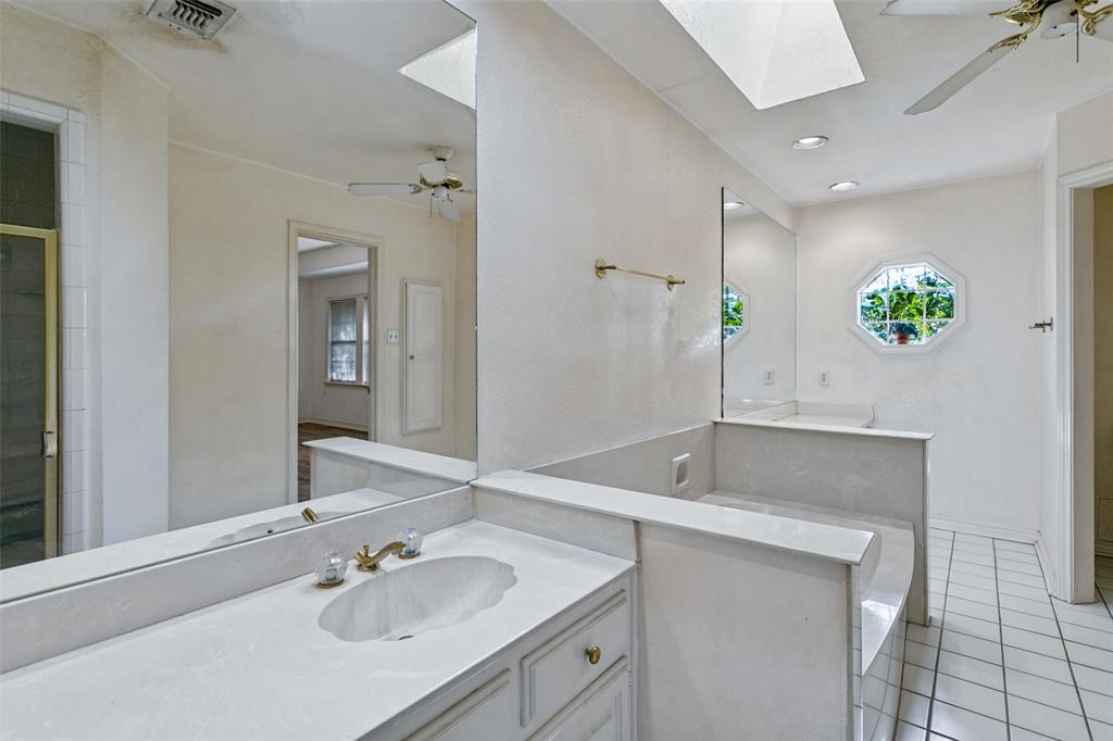 201 Squaw Creek Road Willow Park, TX 76087 - Photo 22 of 29 Gallery Image 22