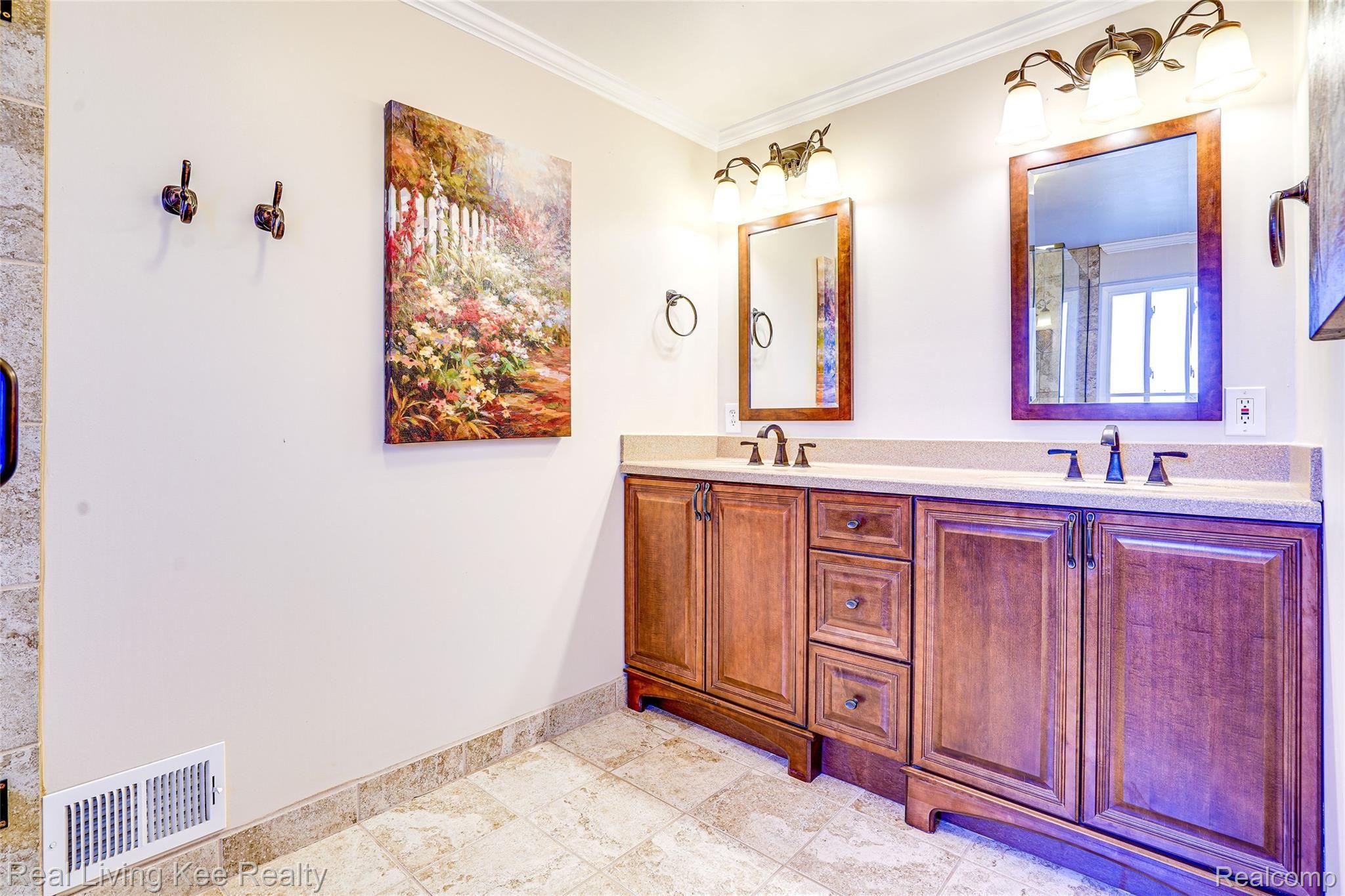 820 Downhill Lane Rochester, MI 48307 - Photo 25 of 43 photos-14.jpg