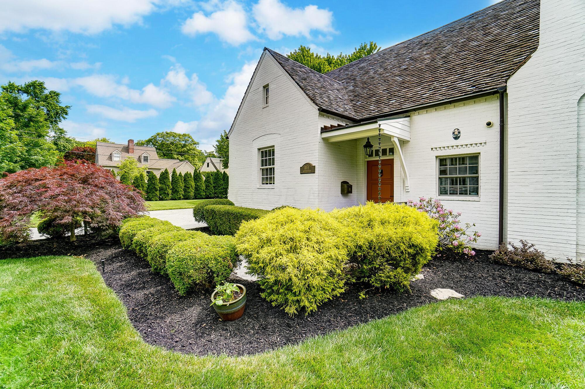 1874 Collingswood Road Upper Arlington, OH 43221 - Photo 3 of 113 016_1874 Collingswood Rd