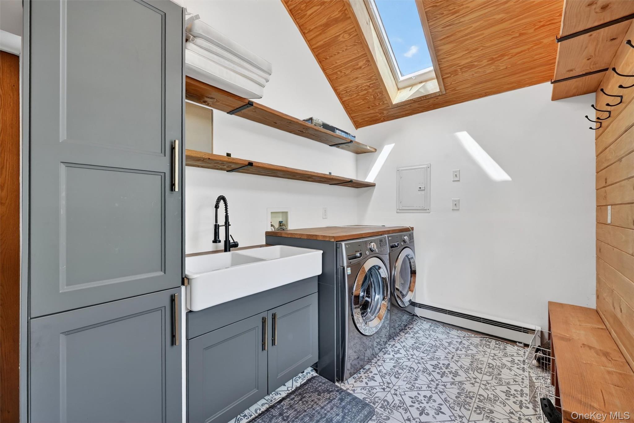 12 Perry Creek Road Washingtonville, NY 10992 - Photo 19 of 48 Mudroom with laundry room, farm sink and built-in cabinets