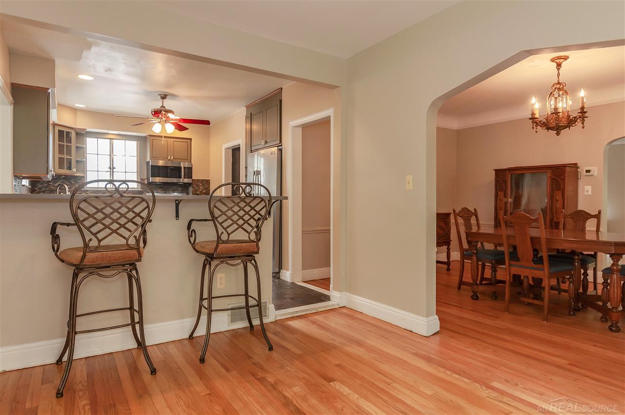 1311 Bishop Road Grosse Pointe, MI 48230 - Photo 16 of 40 31393205-15.JPG