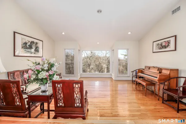 $699,000 | 35 East Gate Road, Danbury, CT 06811