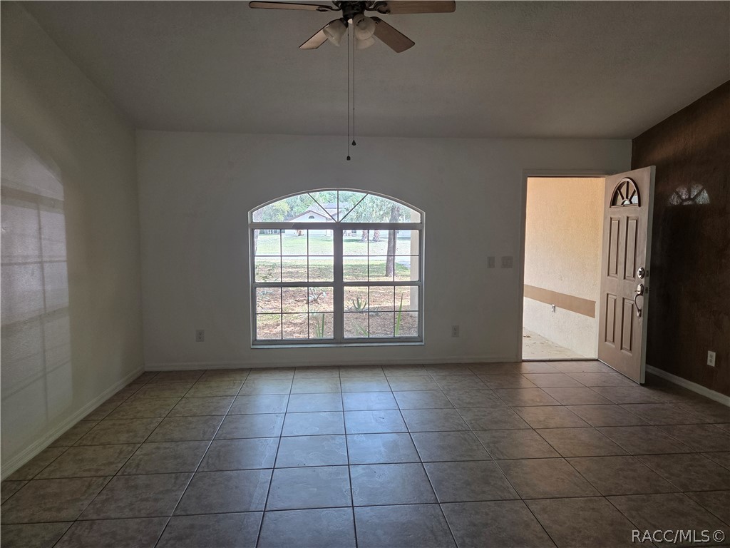 1471 East St James Loop Inverness, FL 34453 - Photo 3 of 12