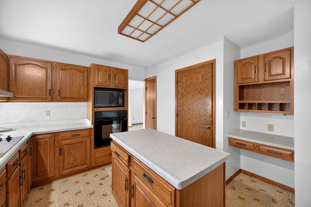 2466 Highview Lane Southwest Rochester, MN 55902 - Photo 10 of 60 Gallery Image 10