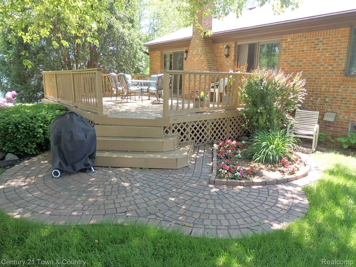 242 Poco Court Rochester, MI 48307 - Photo 9 of 45 Brick Paver Back Patio