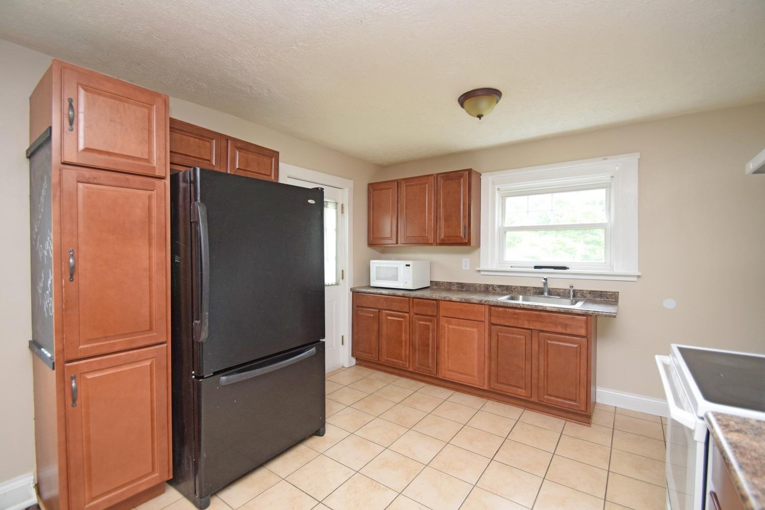 932 Phillips Road Cincinnati, OH 45230 - Photo 6 of 23 Gallery Image 6
