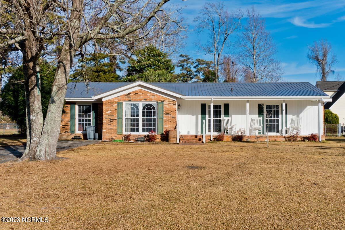 608 Friendly Road Morehead City, NC 28557 - Photo 1 of 26 DSC07114