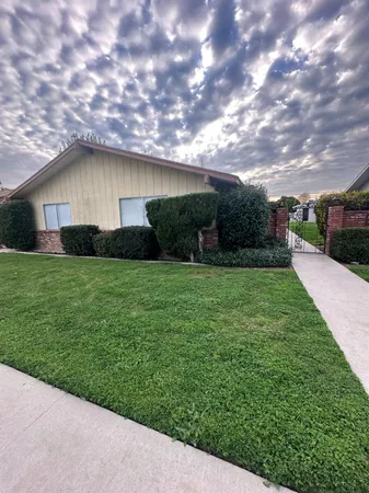 $1,495 | 220 Pollasky Avenue, Unit A, Clovis, CA 93612