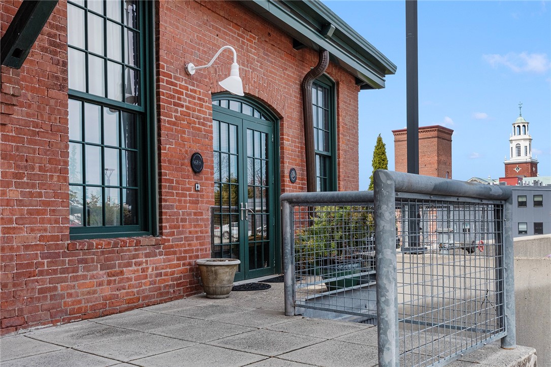 10 Exchange Court, Unit 618 Pawtucket, RI 02860 - Photo 1 of 44