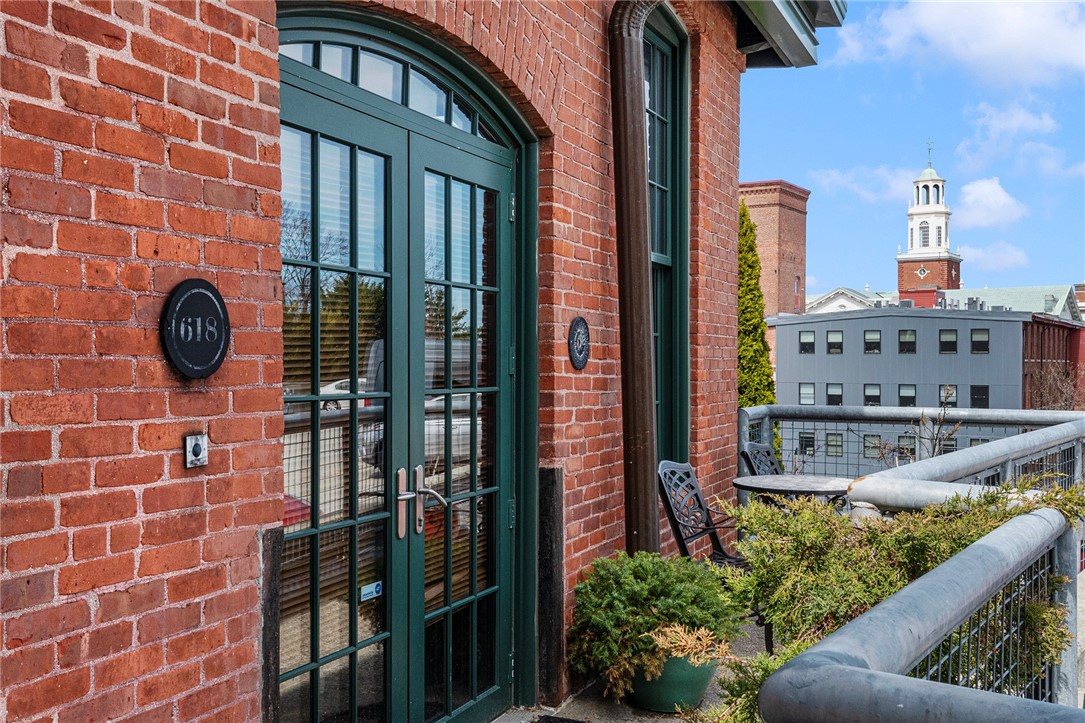 10 Exchange Court, Unit 618 Pawtucket, RI 02860 - Photo 2 of 44