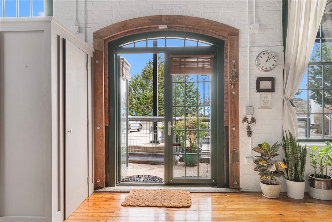 10 Exchange Court, Unit 618 Pawtucket, RI 02860 - Photo 3 of 44